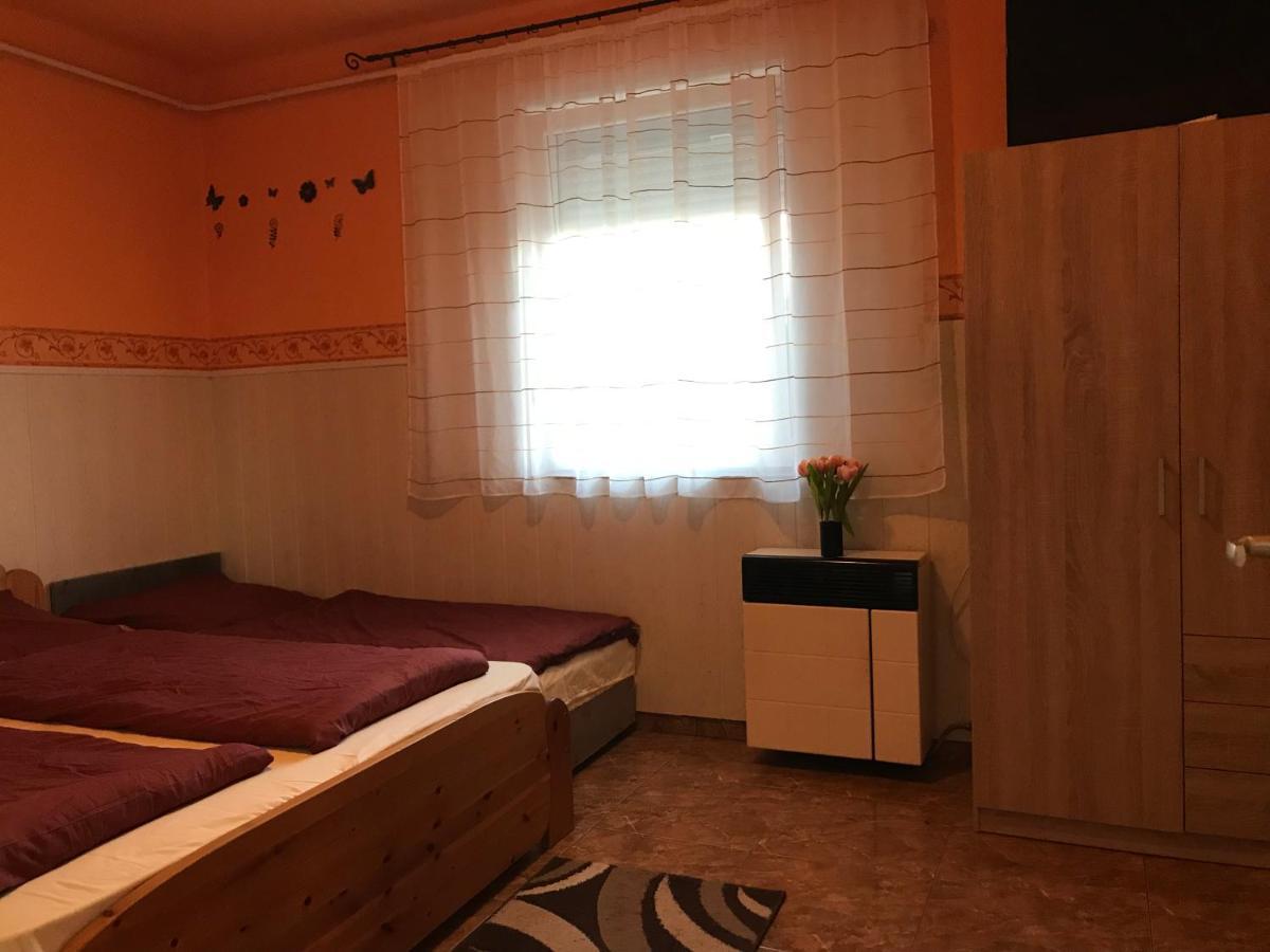 Апартаменти Summer Apartman Гайдусобосло Екстер'єр фото
